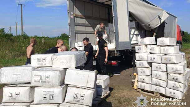 Нацполіція викрила схему із завищенням цін на електроенергію для військових Київщини та Одещини Нацполіція викрила схему із завищенням цін на електроенергію для військових Київщини та Одещини