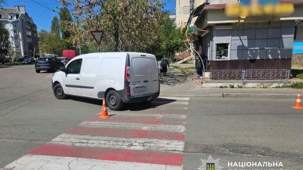 П'яний водій Maserati втік від поліції та влаштував ДТП біля Ботанічного саду ДТП у Броварах: водій збив пішохідку на тротуарі