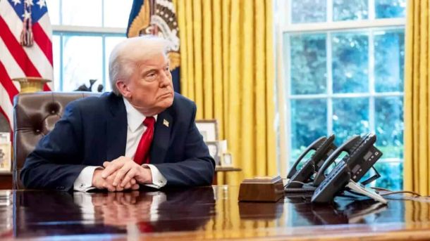 Трамп погрожує санкціями всім покупцям іранської нафти Дональд Трамп