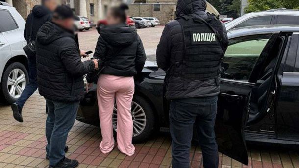 (Спростовано Кличко) 17 супермаркетів Novus закрито у Києві: список адрес Правоохоронці і підозрювана жінка