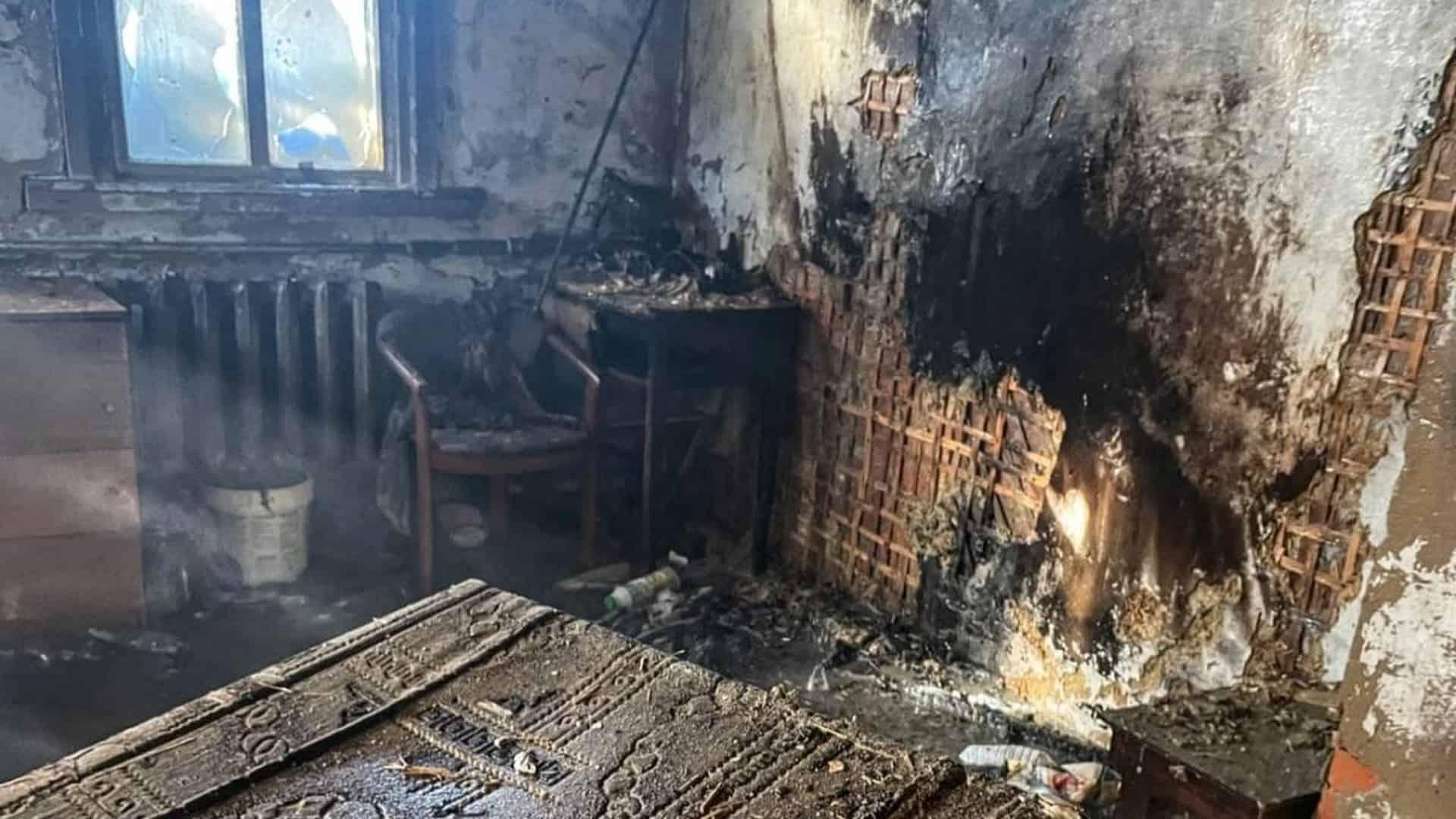 Кімната в будинку після пожежі