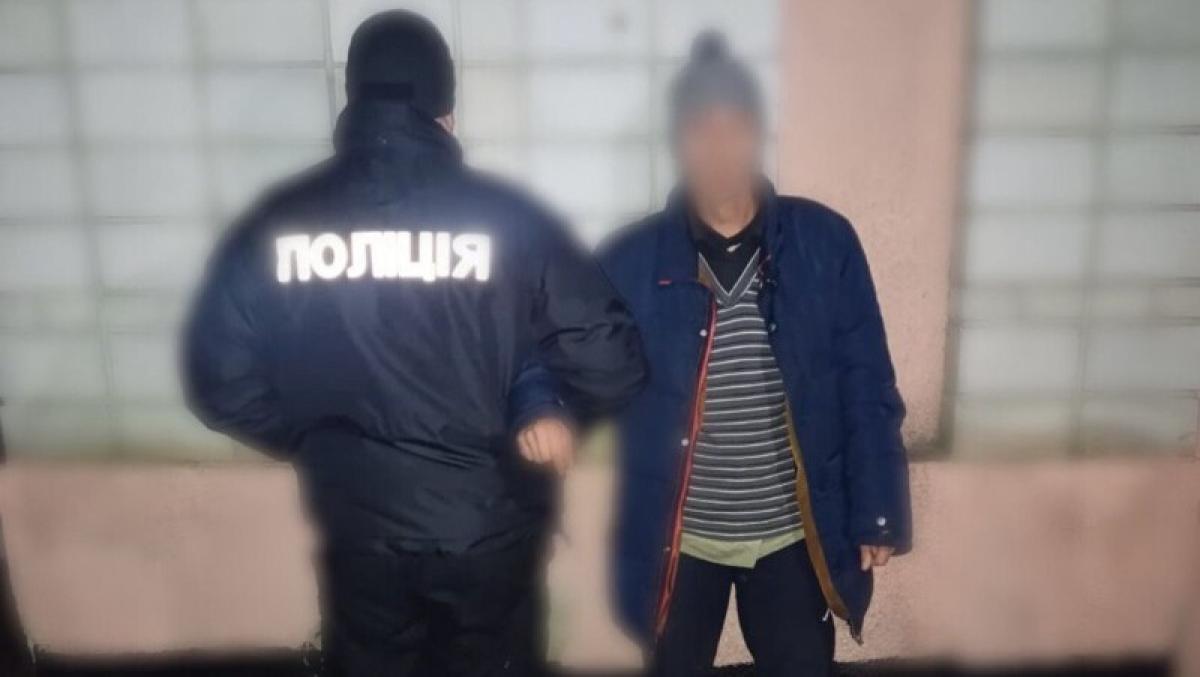 Поліція встановила чоловіка, який пошкодив іменні прапорці біля міськради в Білій Церкві