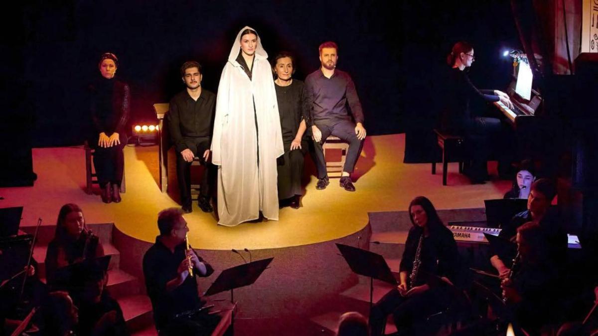 Актори Київської опери під час концерту-тризни «Запали свічку» до Дня пам'яті жертв Голодоморів