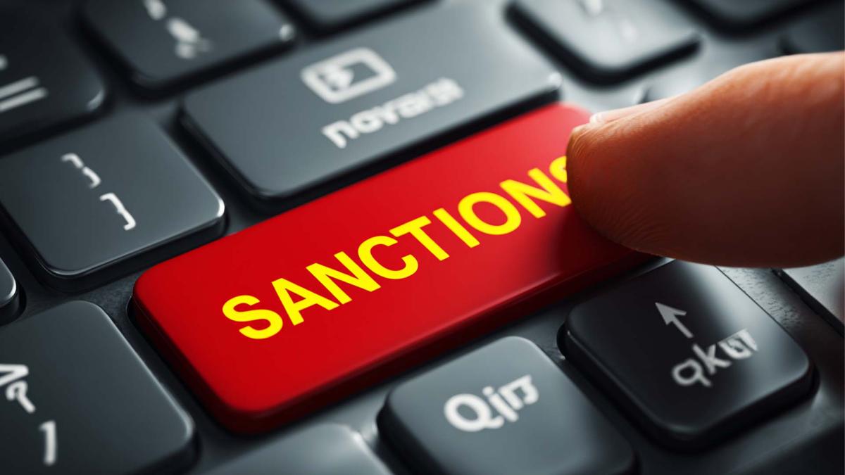 Символічна кнопка на клавіатурі з написом Sanctions