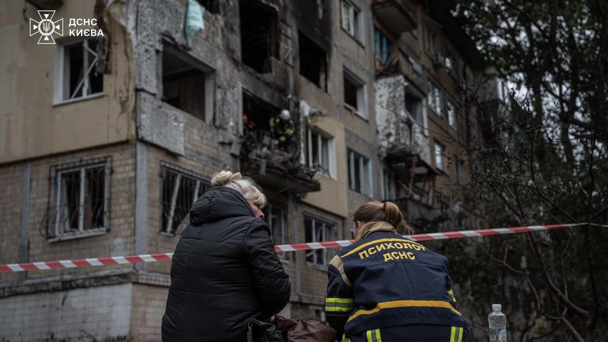 Атака на столицю забрала життя дитини та жінки Пошкоджений будинок внаслідок російського удару
