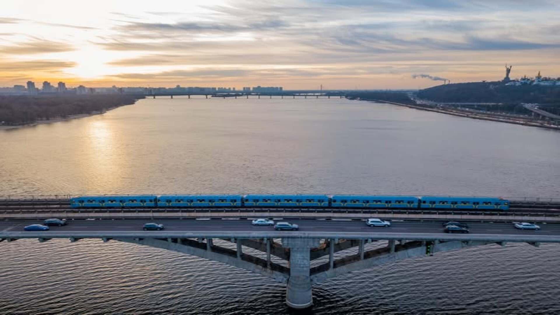 Столичний міст Метро