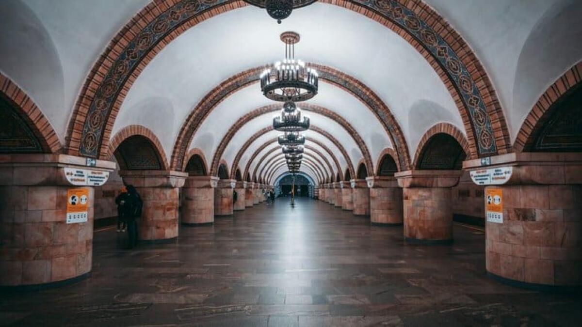 На станціях метро Києва пропонують облаштувати кімнати для мам із немовлятами — петиція Платфома київського метро