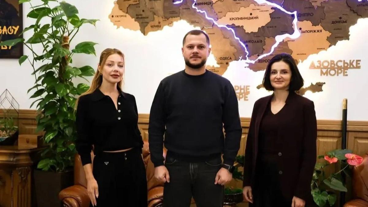 Тіна Кароль допоможе відновити Бородянський палац культури та дитячі онковідділення Київщини Тіна Кароль, Микола Калашник та Ольга Василевська-Смаглюк