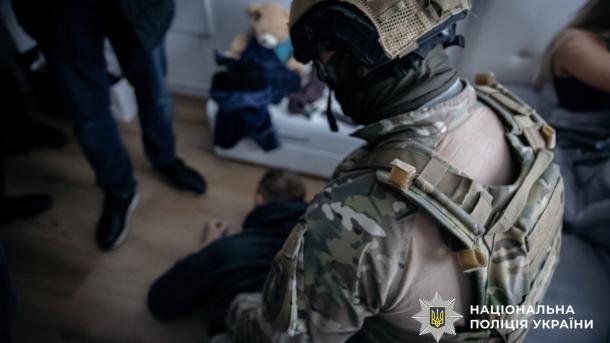 27 шахрайських кол-центрів накрили у Києві та Одесі