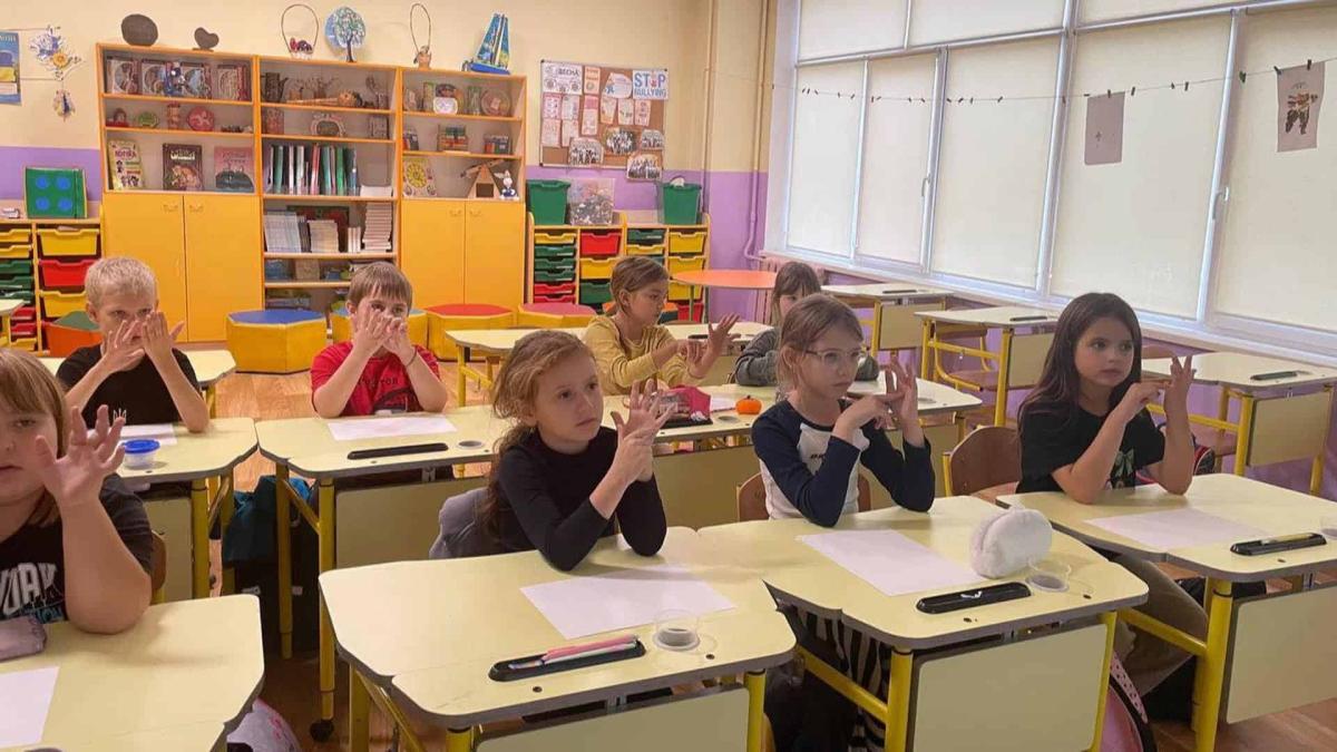 Канікули в школах Києва: з 27 жовтня по 2 листопада Школярі сидять за партами