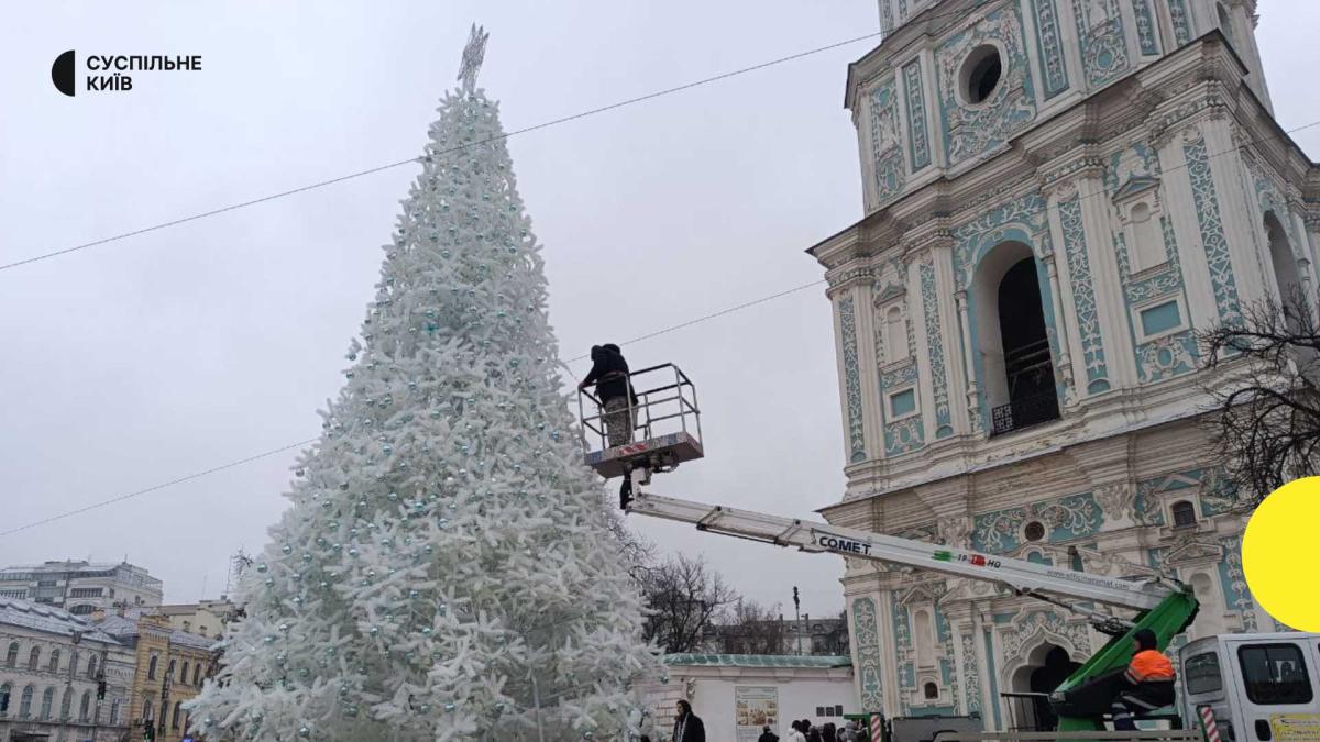 Новорічна ялинка на Софійській площі (архівна світлина)