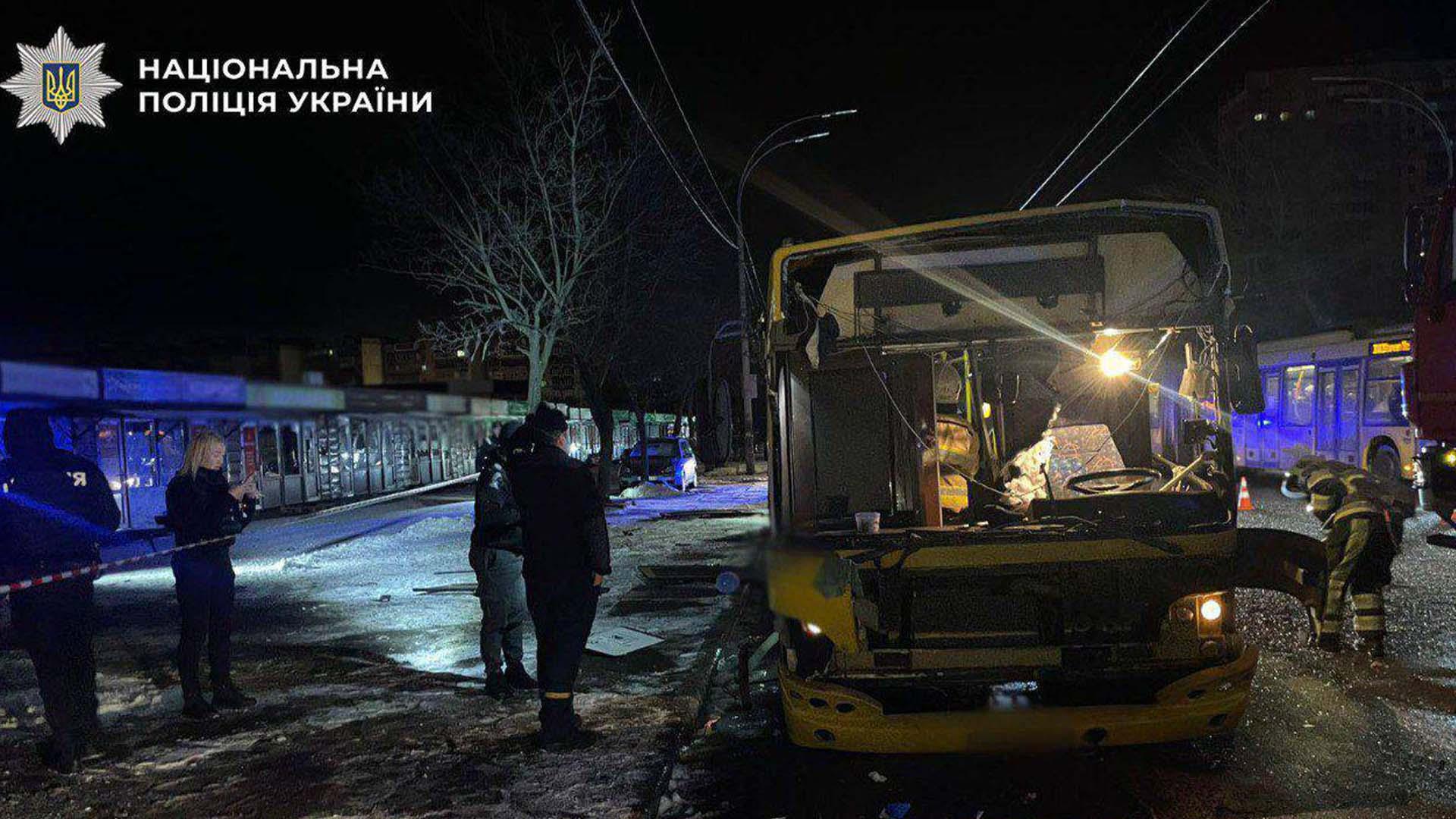 Розтрощений автобус