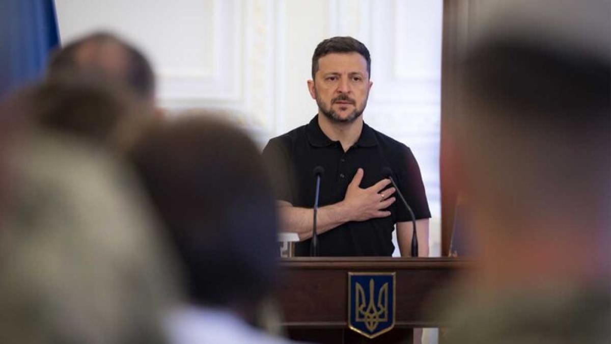 Politico: "Ми не одні": Зеленський подякував ЄС за підтримку на саміті Politico: "Ми не одні": Зеленський подякував ЄС за підтримку на саміті