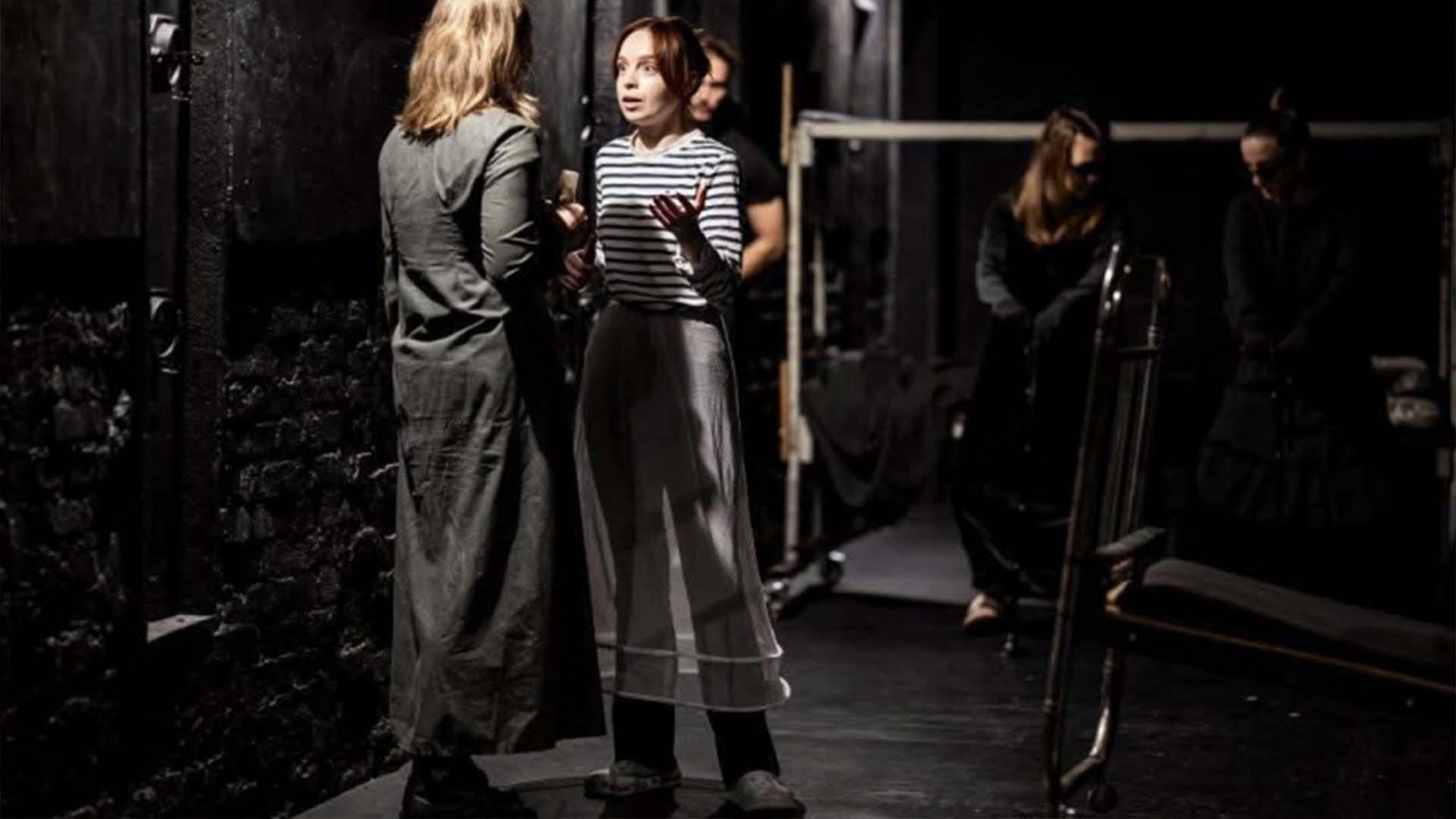 Актори під час виступу