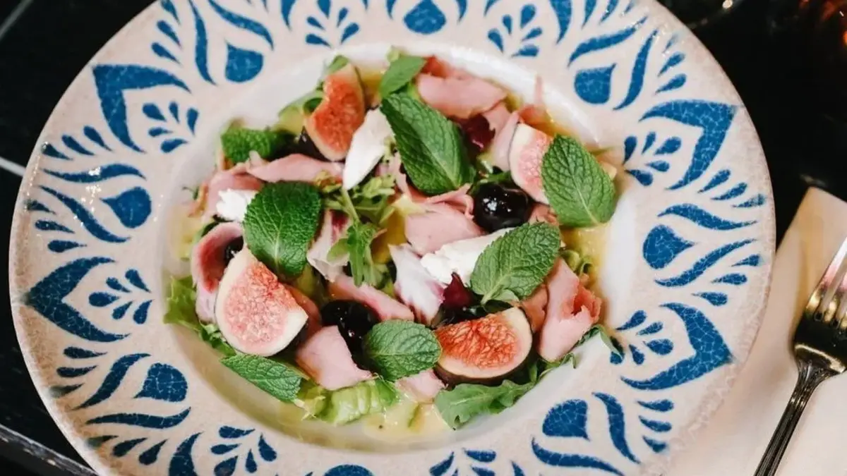 Найуспішніші італійські ресторани України: два з них у Києві Тарілка із салатом з інжиром і мʼятою