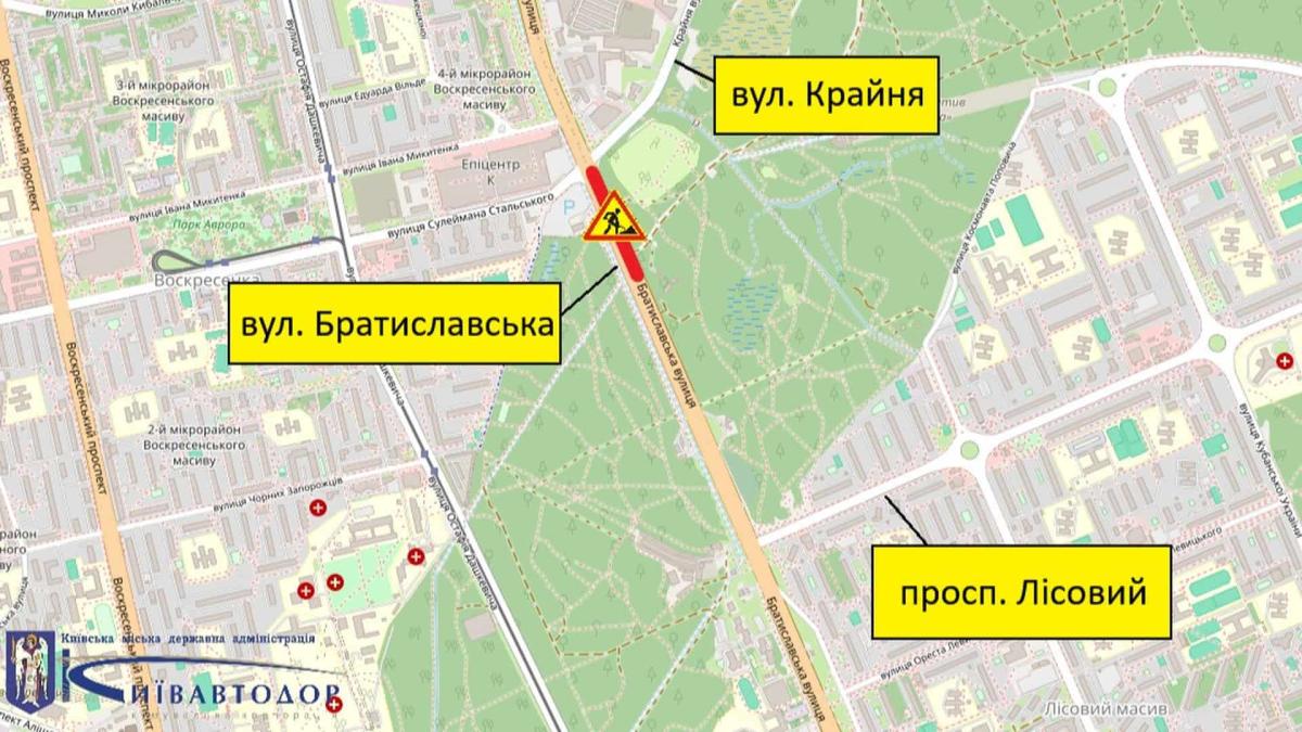 Карта Києва з позначкою червоним кольором вулиці, яку будуть перекривати через ремонт