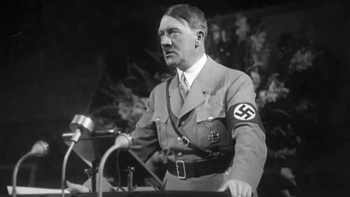 Адольф Гітлер