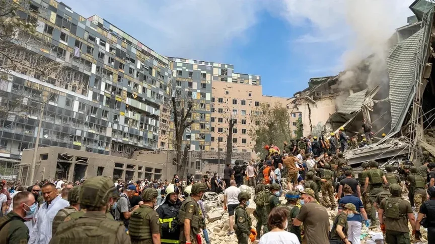 Лікарня «Охматдит» після російського обстрілу