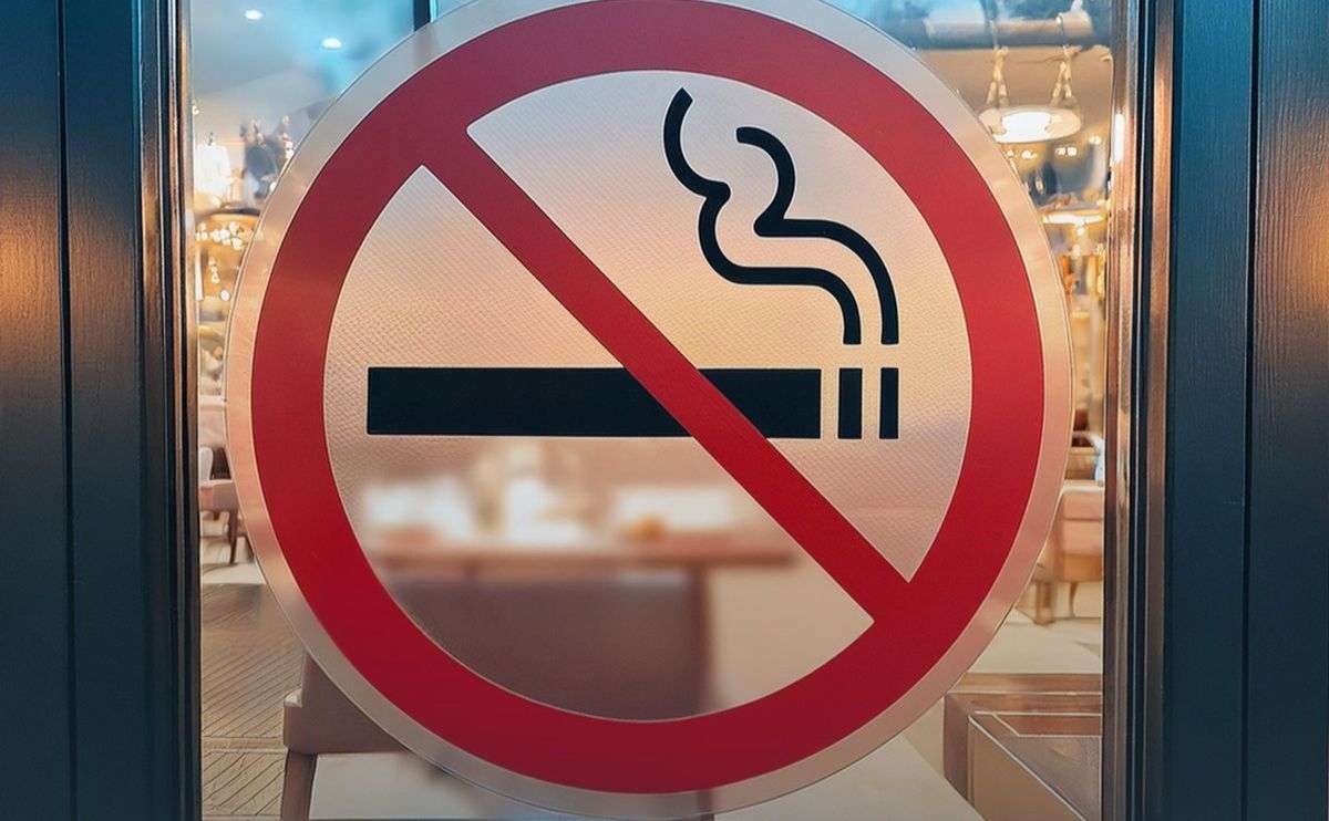 В Україні суворо обмежені місця для куріння. Фото: Держпродспоживслужба