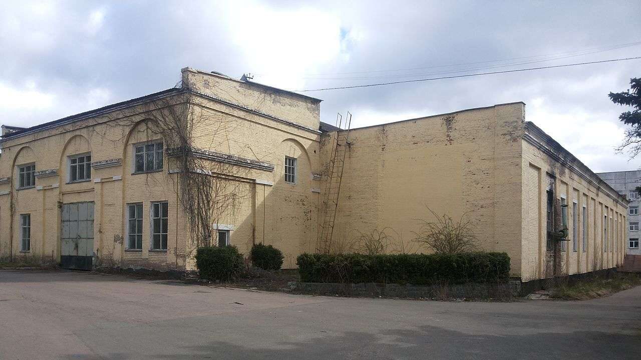 Київський автомобільний ремонтний завод. Фото: Юрій Пероганич, Wikimedia