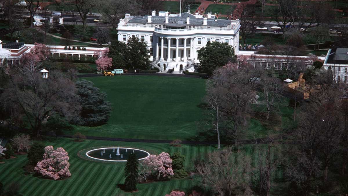 Трамп відкриває брифінги для альтернативних голосів