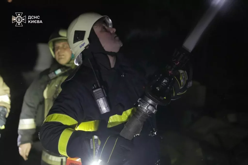 Київ під вогнем: масований обстріл дронами та балістикою
