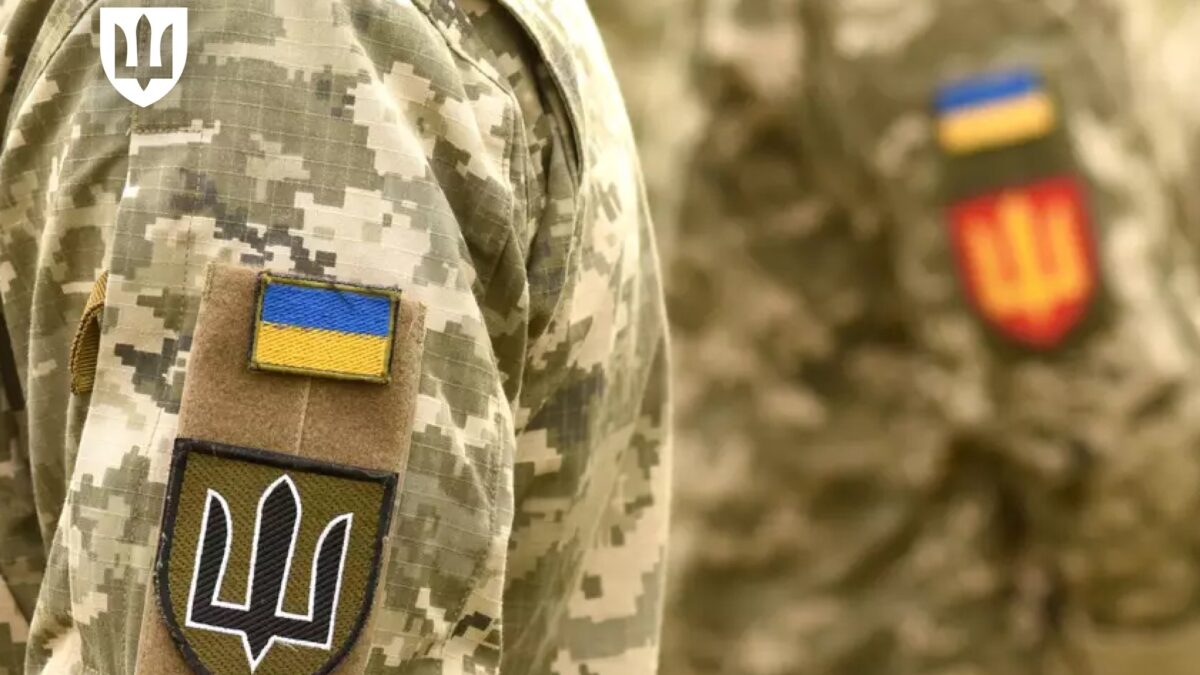 Шеврони на уніформі українських військових
