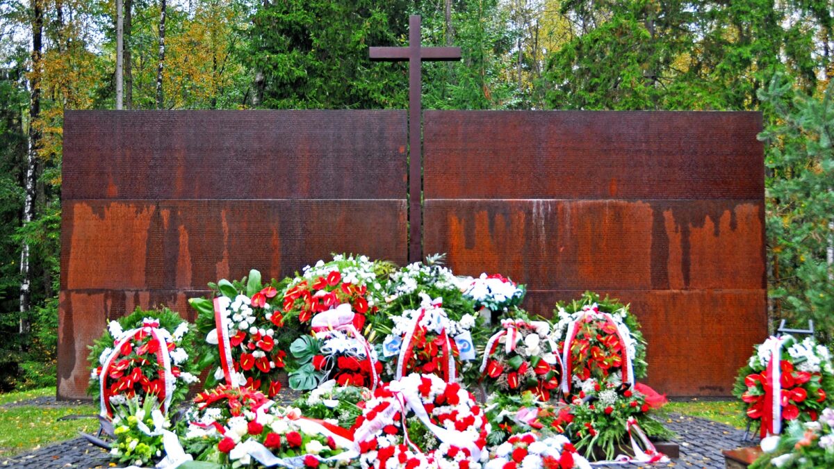 Пам'ятник у Катині