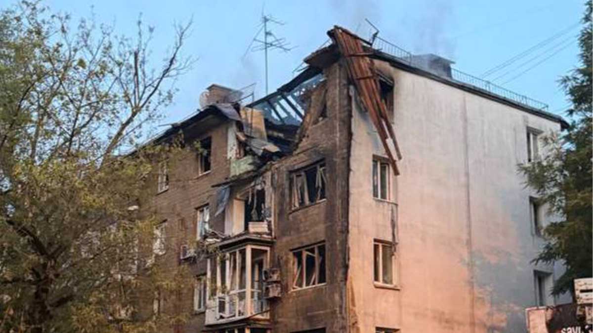 Масована атака на Київ: 12 постраждалих, руйнування в шести районах столиці Масована атака на Київ: 12 постраждалих, руйнування в шести районах столиці