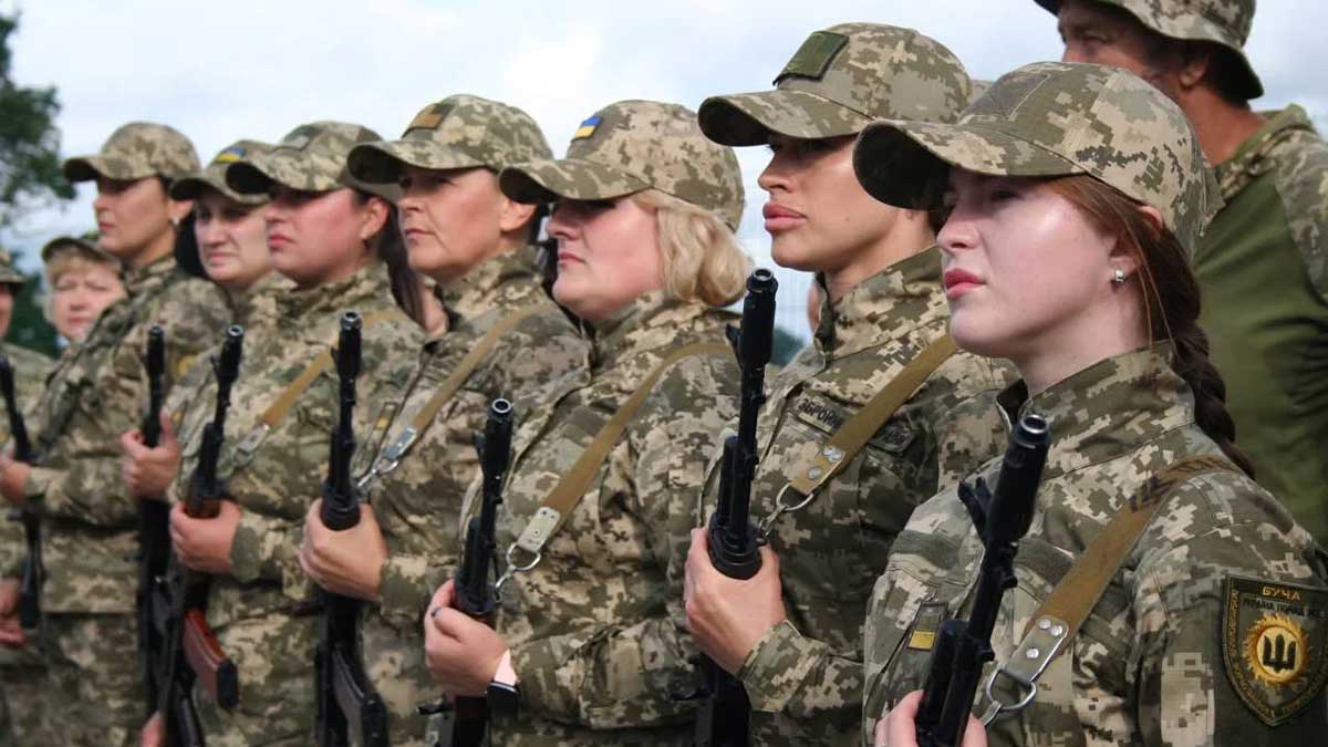 Добровольці Бучі. Жінки на військовій службі