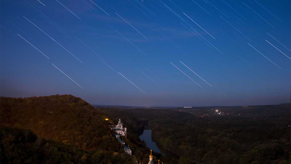 Наприкінці липня українців чекає зоряне шоу: два метеорні потоки в ніч на 30 липня Національний природний парк Святі Гори