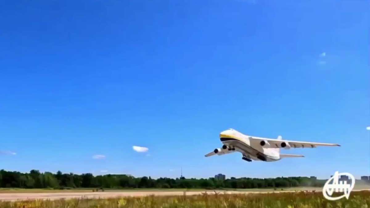 Ан-124 «Руслан» злетів київського летовища попри закрите небо: модернізований гігант релоковано до Німеччини Ан-124 «Руслан» злетів київського летовища попри закрите небо: модернізований гігант релоковано до Німеччини