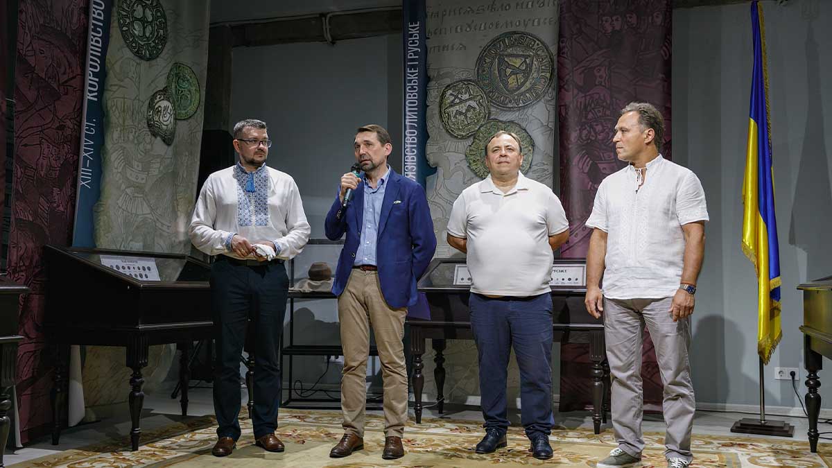 У Києві відкрили виставку «Скарби державності»: шість епох української тяглості в печатках У Києві відкрили виставку «Скарби державності»: шість епох української тяглості в печатках