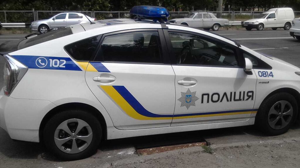 У Броварах чоловікові повідомили про підозру через погрози в бік поліції та пошкодження службового автомобіля