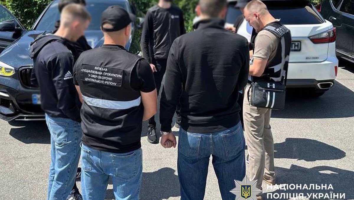 У Києві затримали підприємця, який за $20 000 обіцяв «зняти з розшуку» призовника