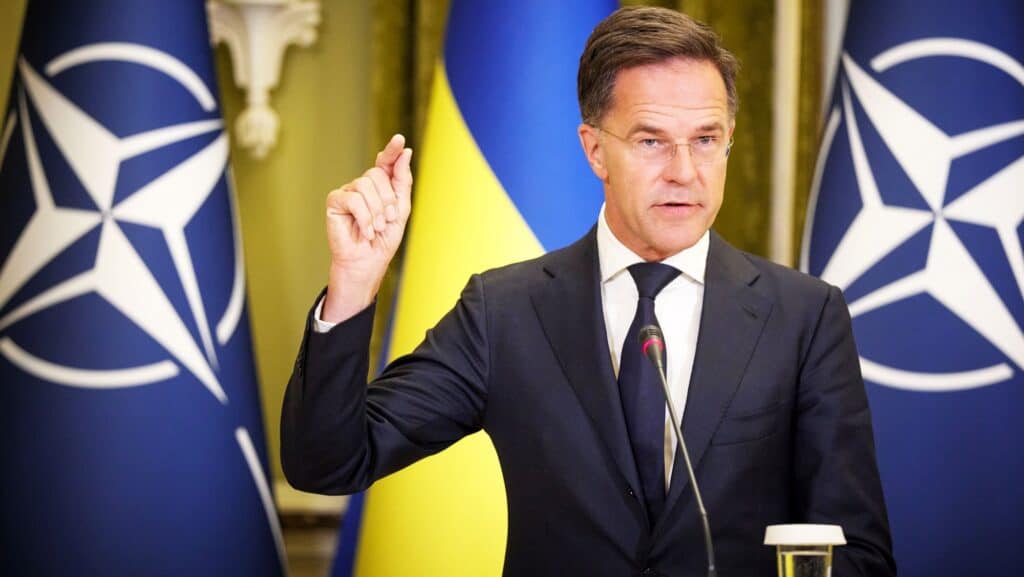 Генсек НАТО Марк Рютте у Києві: гарантії безпеки та нові санкції проти Росії Генсекретар НАТО Марк Рютте в Україні