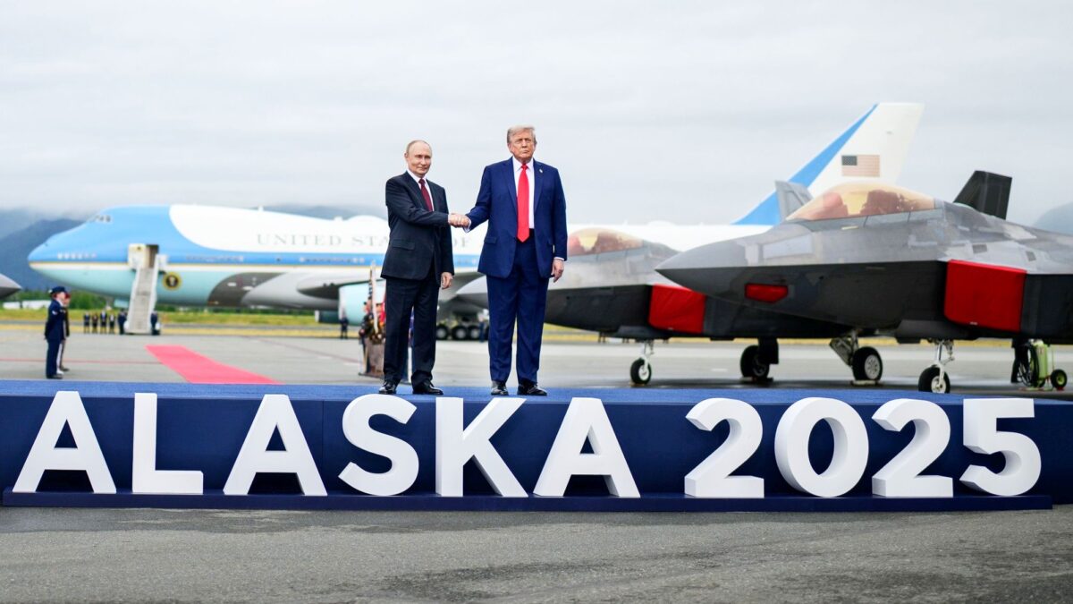 Дональд Трамп і Володимир Путін на Алясці
