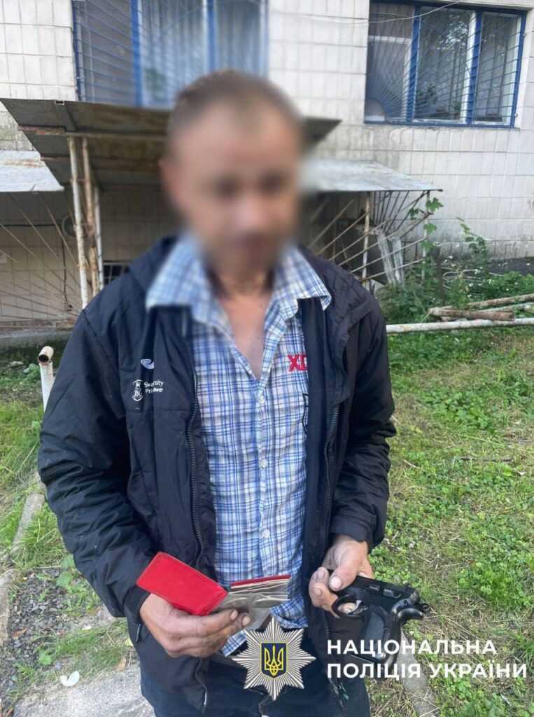 На Подолі викрали колекцію монет на 330 тисяч: затримали знайомого власника