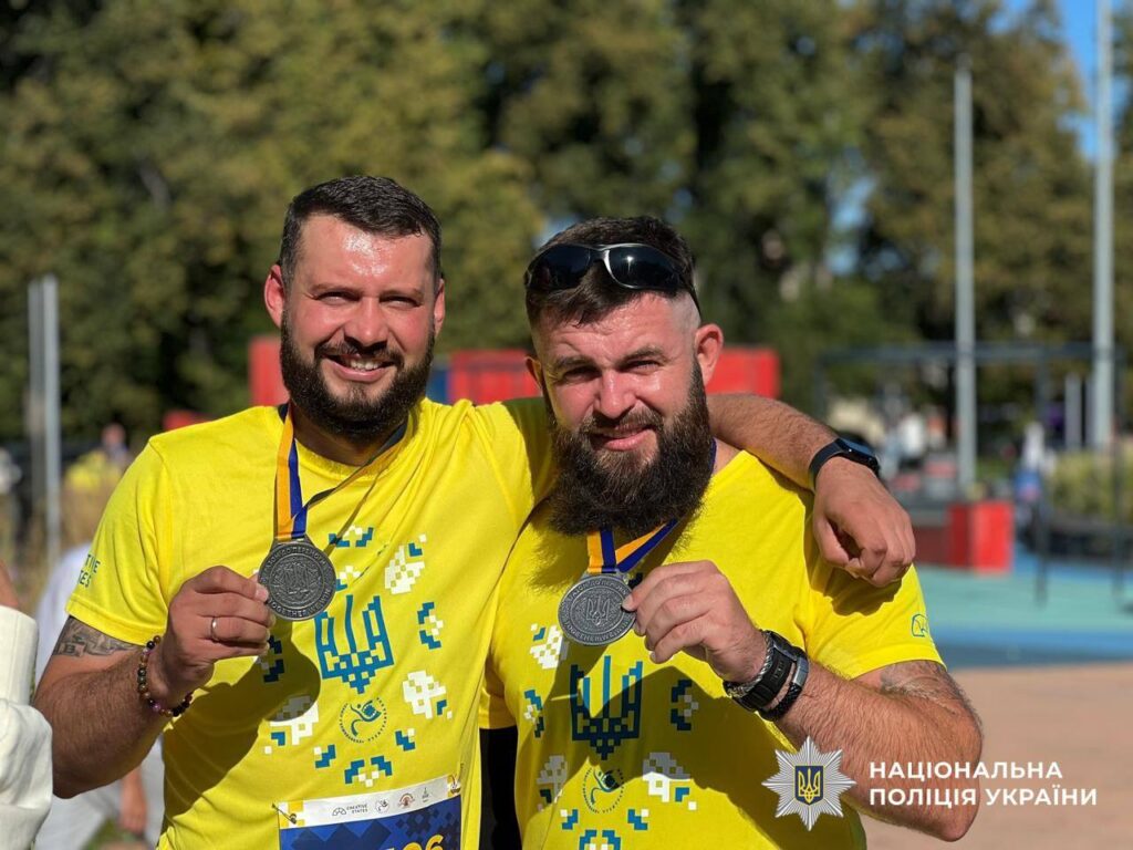 Ветерани поліції Києва взяли участь у «Забігу у вишиванках» до Дня Незалежності Ветерани поліції Києва взяли участь у «Забігу у вишиванках» до Дня Незалежності