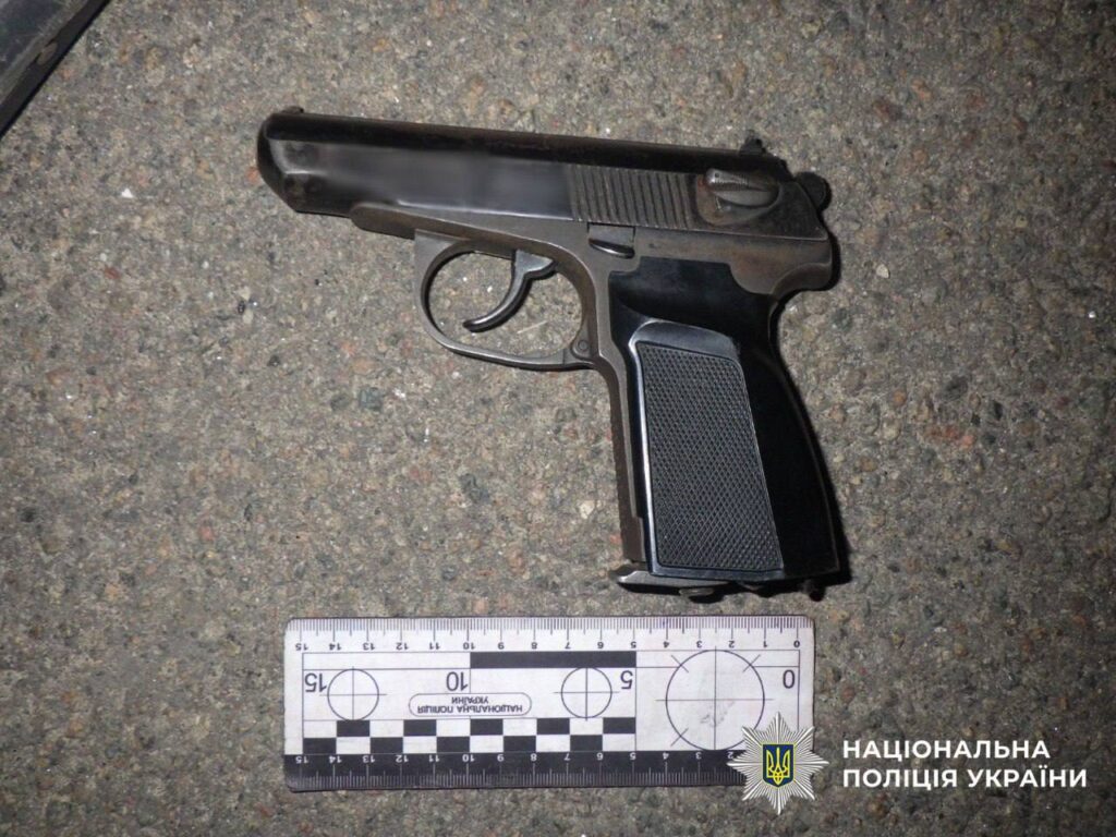 У Києві затримали двох чоловіків за розбійний напад на 26-річну жінку У Києві затримали двох чоловіків за розбійний напад на 26-річну жінку