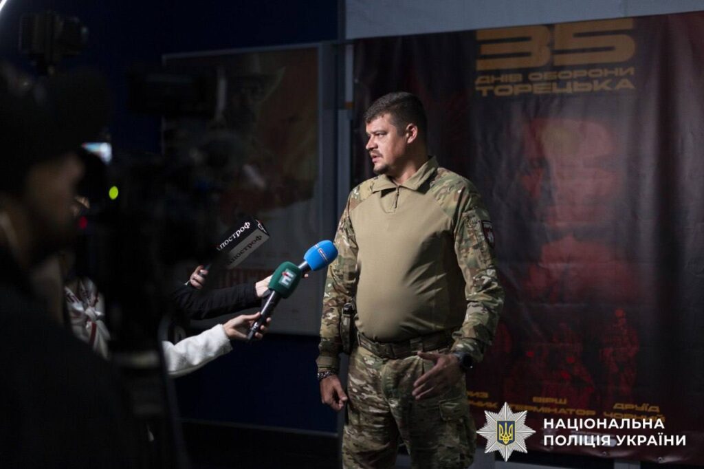 У Києві показали фільм «35 днів оборони Торецька» про героїзм полку «Сафарі»