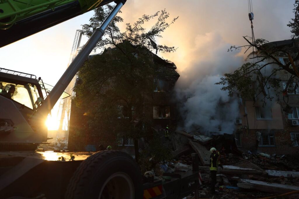 ДСНС: Масована атака на Київ: 4 загиблих, близько 30 поранених, три людини врятовано з-під завалів