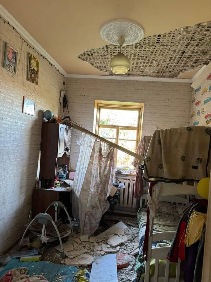 У Броварському районі уламки ракети пошкодили будинки: без жертв