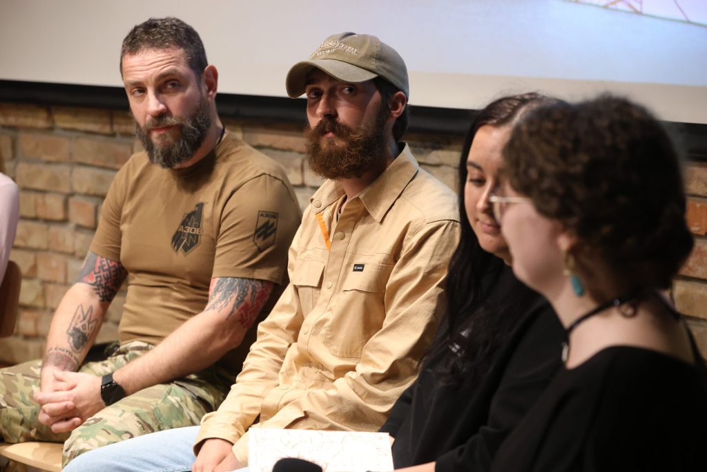 Чому світ мовчить про Оленівку: у Києві презентували книгу-доказ злочину РФ Чому світ мовчить про Оленівку: у Києві презентували книгу-доказ злочину РФ
