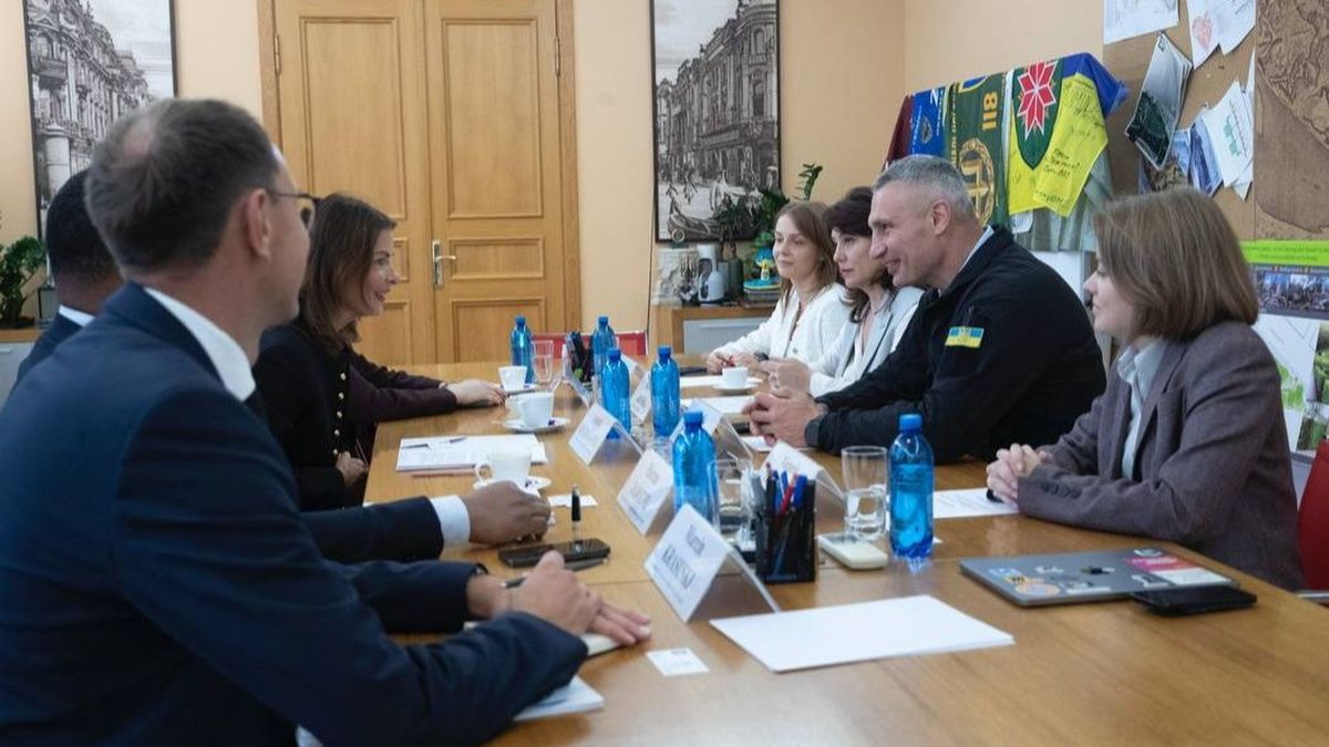 Робоча зустріч Віталія Кличка з іноземною делегацією у КМДА