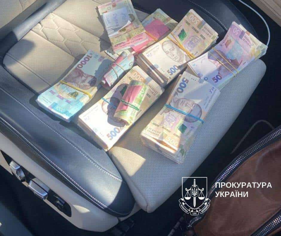 У Києві викрили конвертаційний центр з обігом 1,5 млрд грн: серед організаторів колишній топподатківець У Києві викрили конвертаційний центр з обігом 1,5 млрд грн: серед організаторів колишній топподатківець