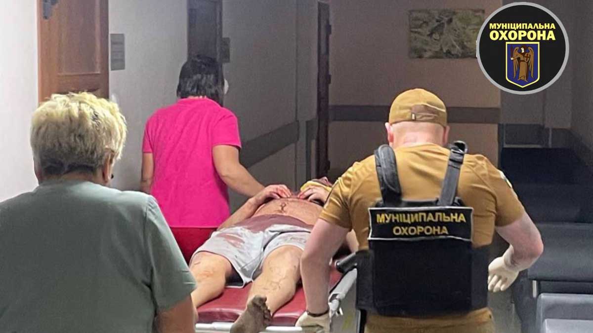 Пацієнт-дебошир у лікарні на Підвисоцького: «Муніципальна охорона» зупинила бійку Пацієнт-дебошир у лікарні на Підвисоцького: «Муніципальна охорона» зупинила бійку
