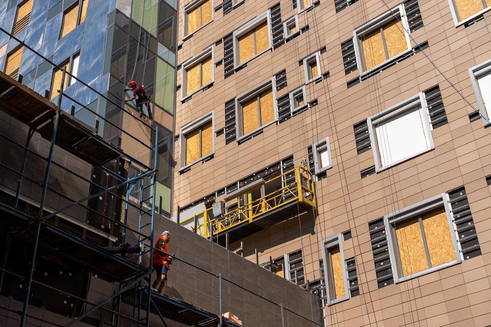 У Києві триває відновлення «Охматдиту»: фасадні та внутрішні роботи