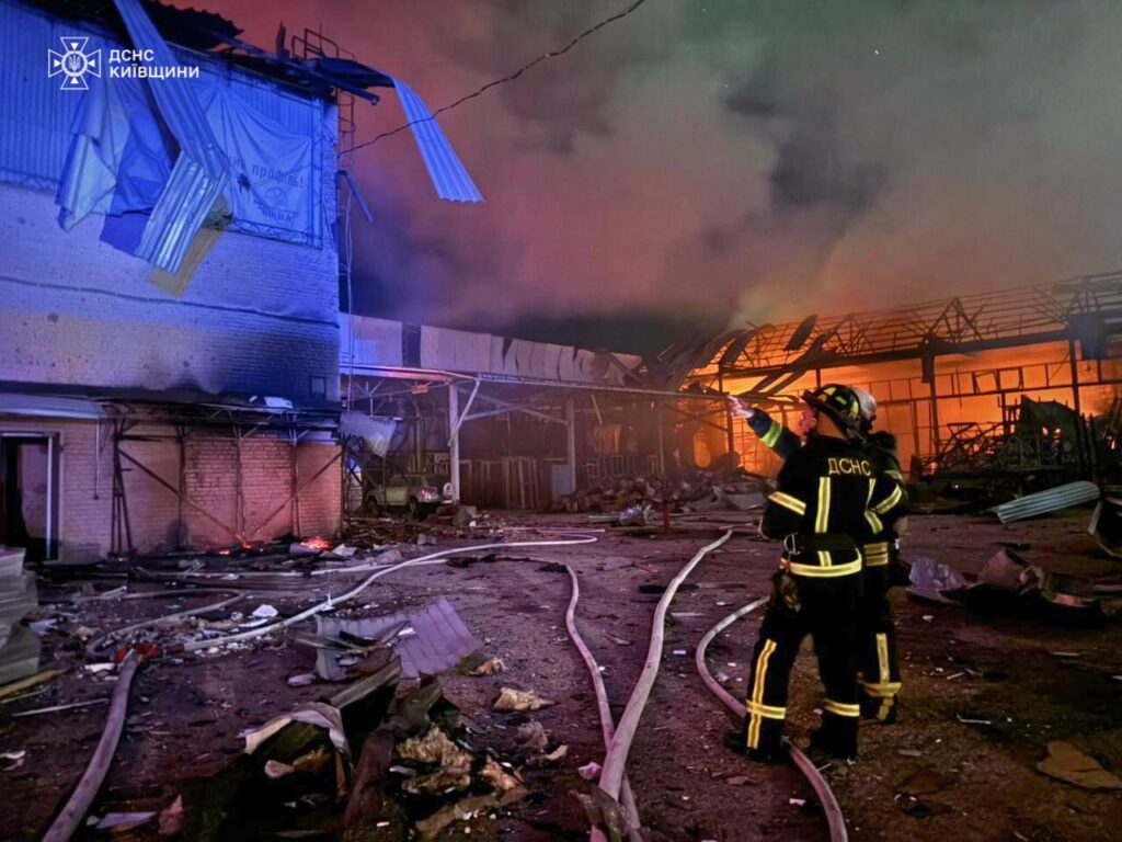 Біла Церква зазнала масованої атаки БпЛА: загинула людина, знищено підприємства і гаражі