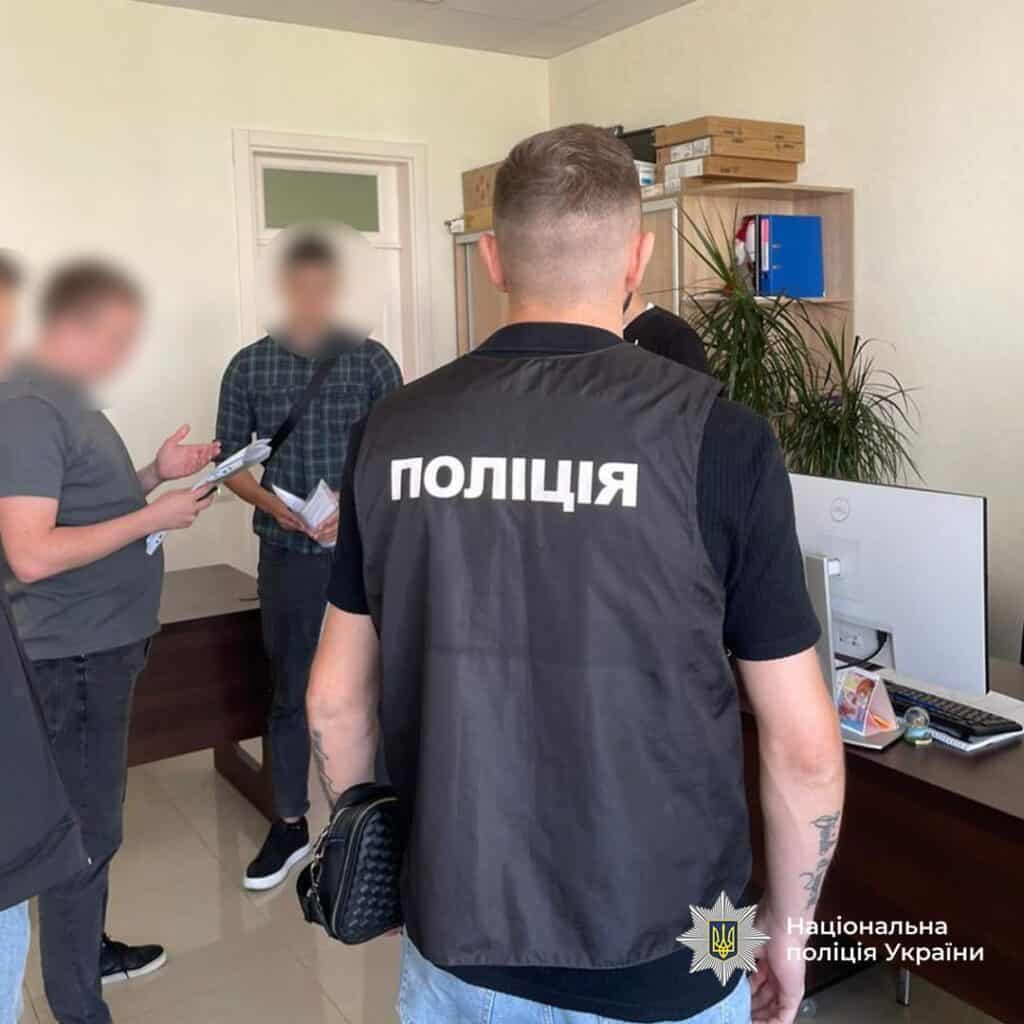 Розкрадання 25 млн грн на електроенергії для ЗСУ: викрито екскерівника управлінь та директора підприємства